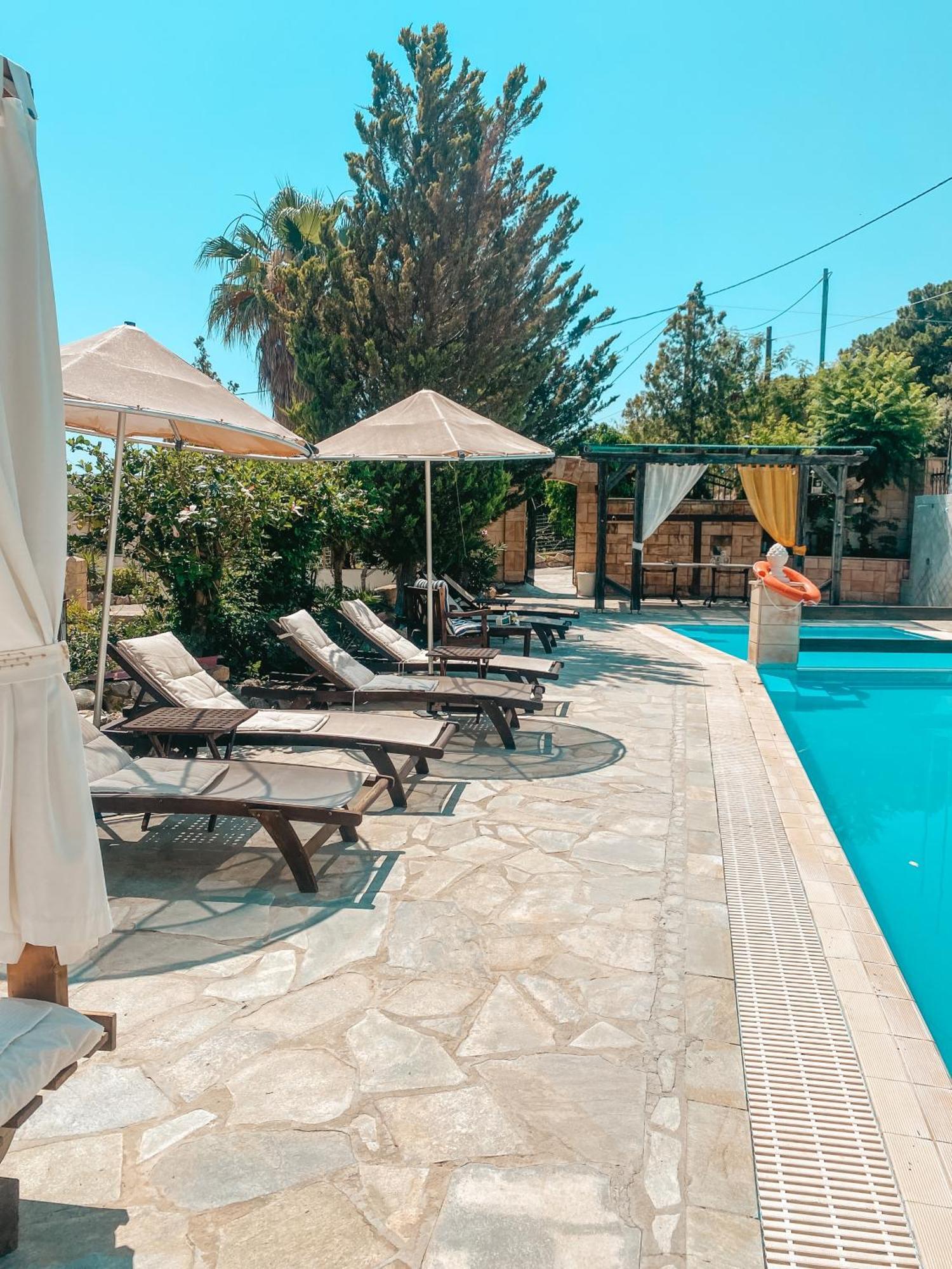 Apartment Theonia Villas Pefki